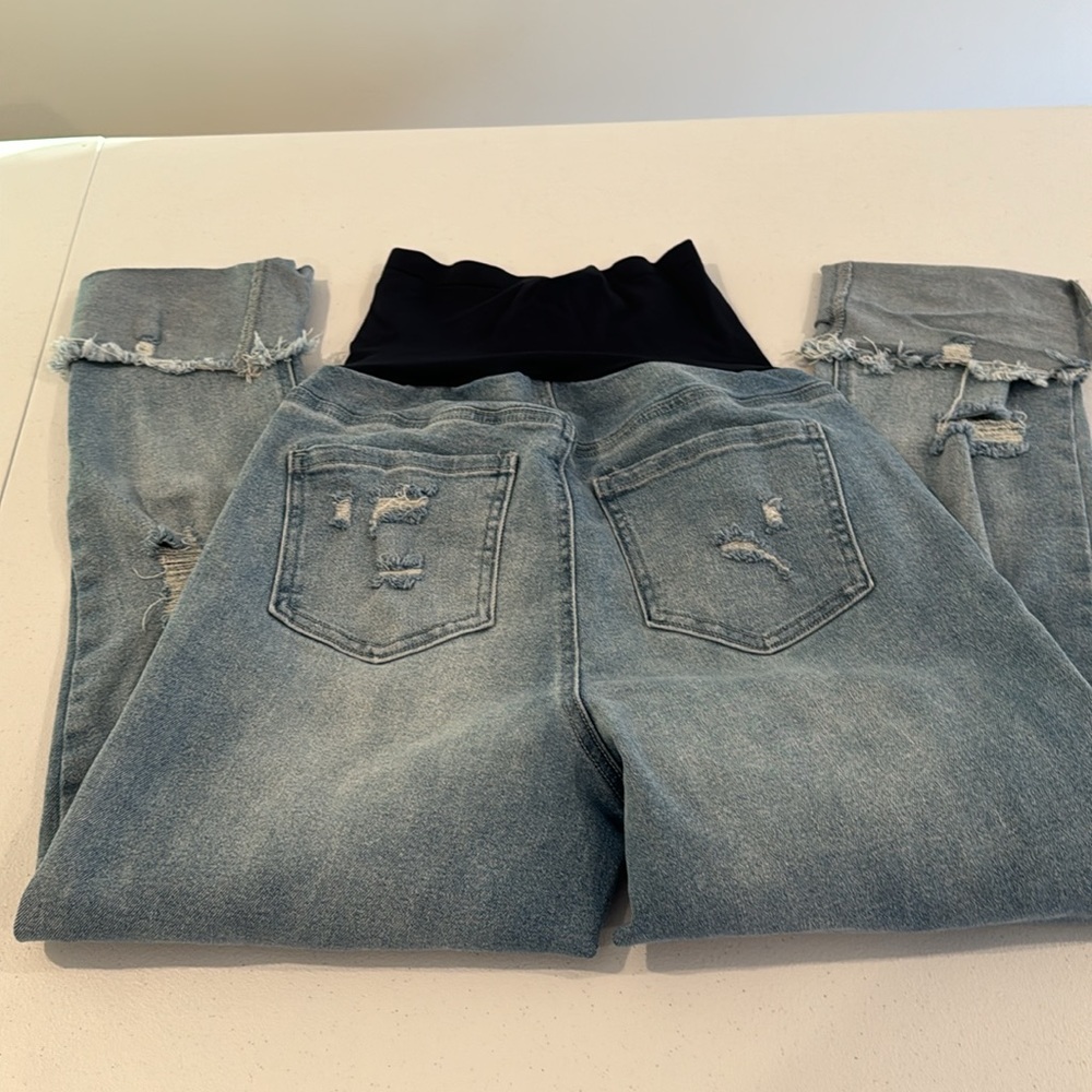 🌟3/$15🌟Savi Parker distressed cropped Maternity Jeans - Picture 6 of 10